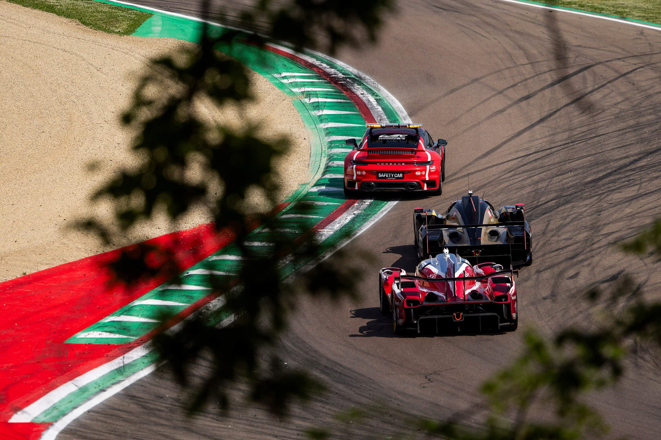 Toyota je zpět! Japonci ovládli úvodní podnik FIA WEC v Imole