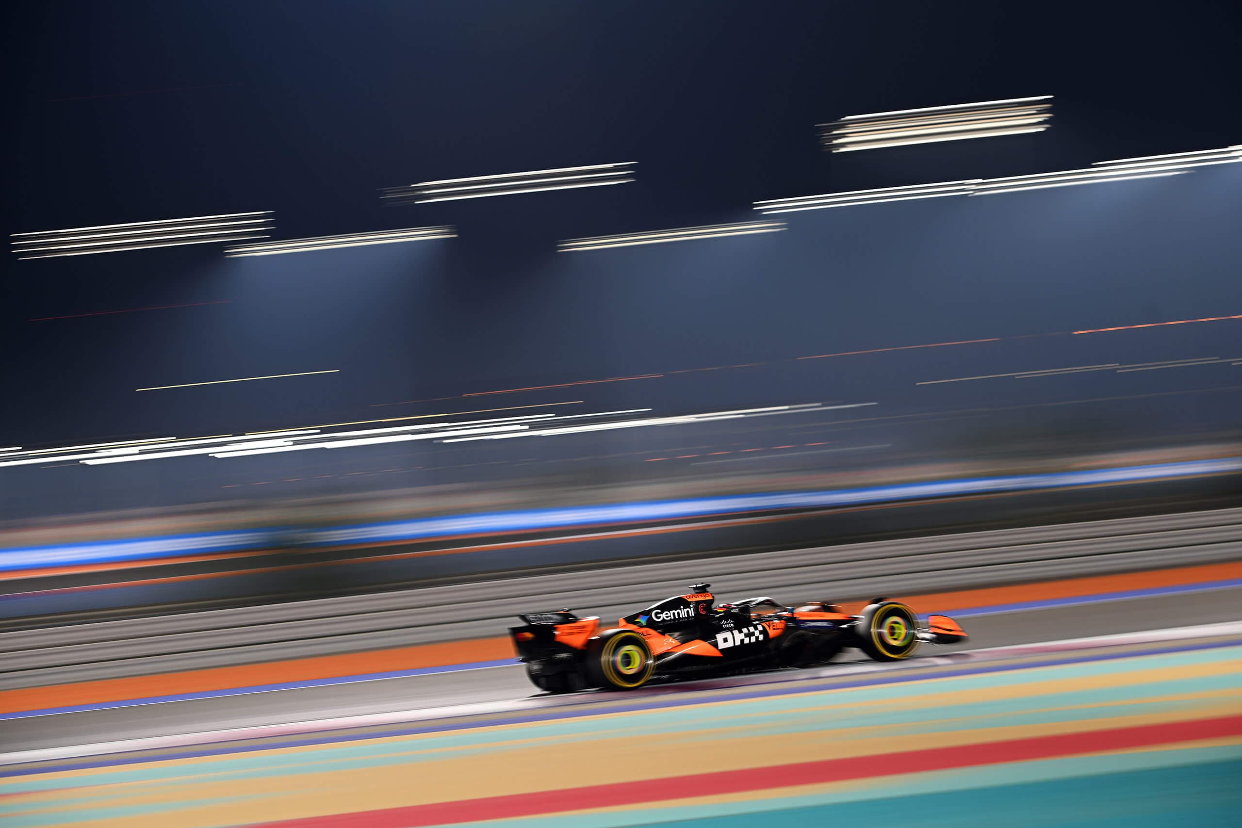 McLaren týmovou režii neřeší, nechává to na jezdcích