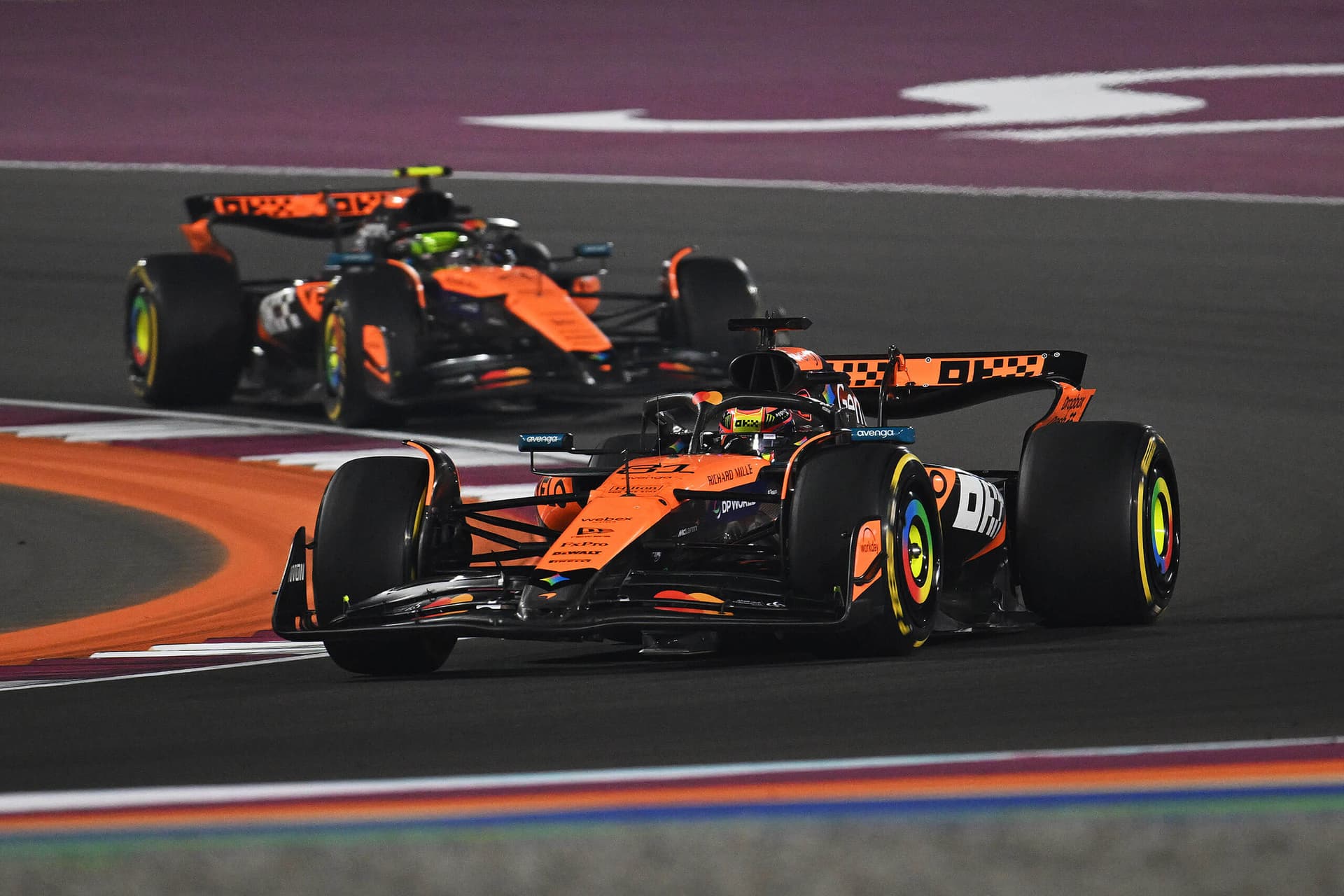 McLaren týmovou režii neřeší, nechává to na jezdcích