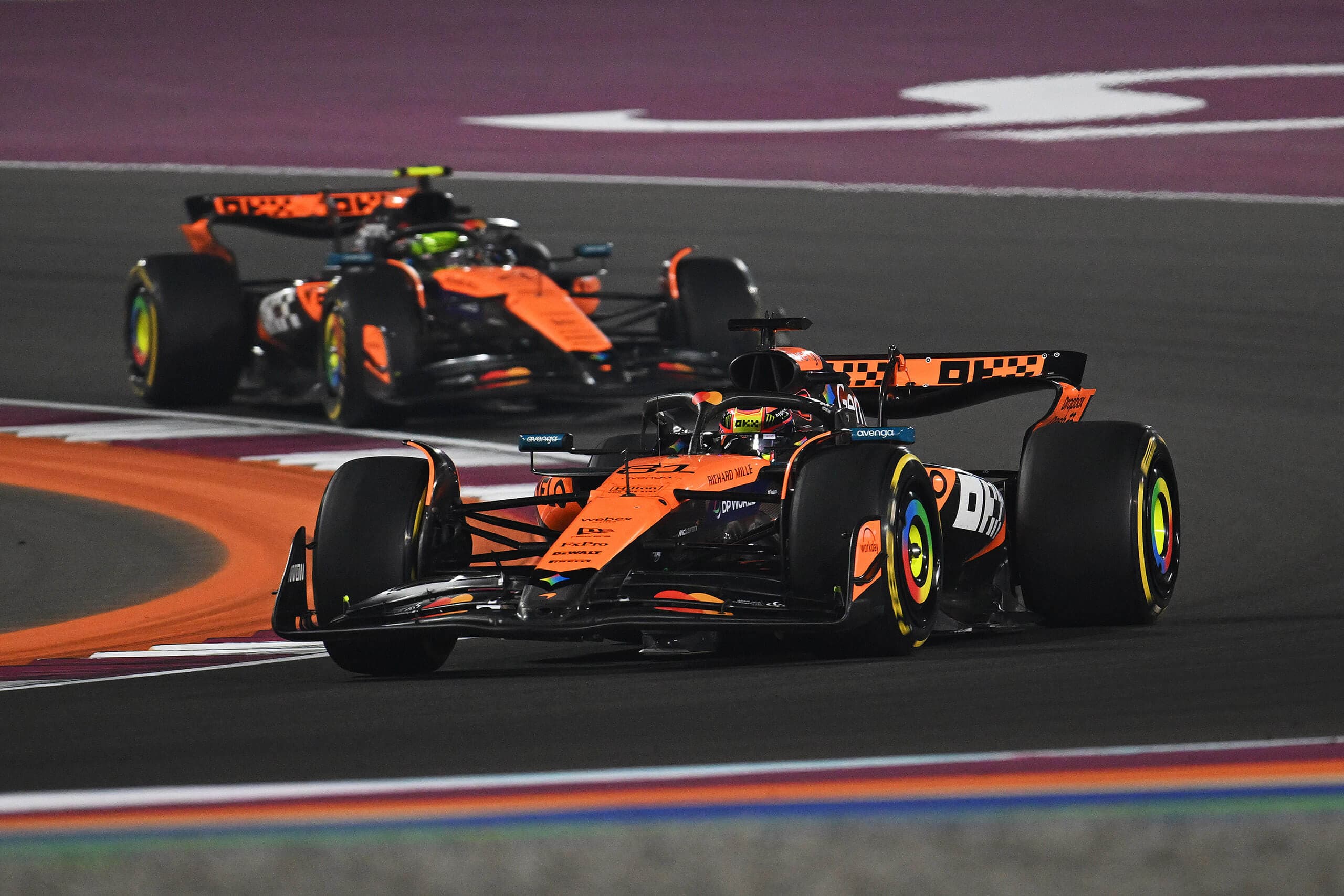 McLaren týmovou režii neřeší, nechává to na jezdcích