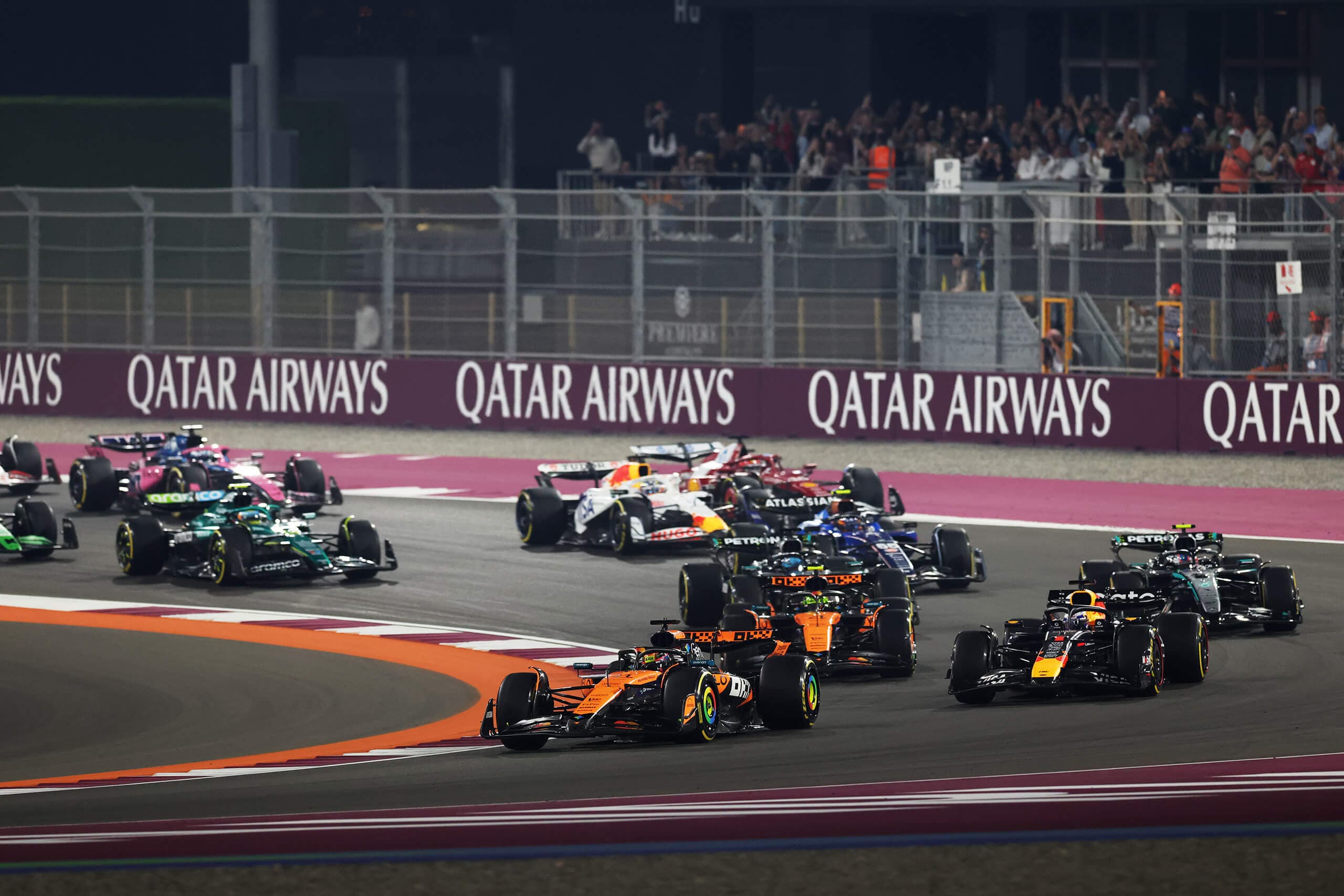 McLaren týmovou režii neřeší, nechává to na jezdcích