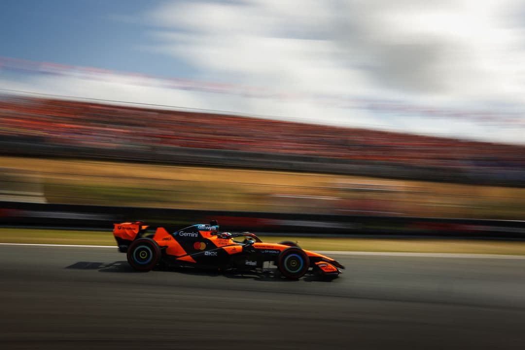 Lando Norris zbarvil Zandvoort do papájových barev