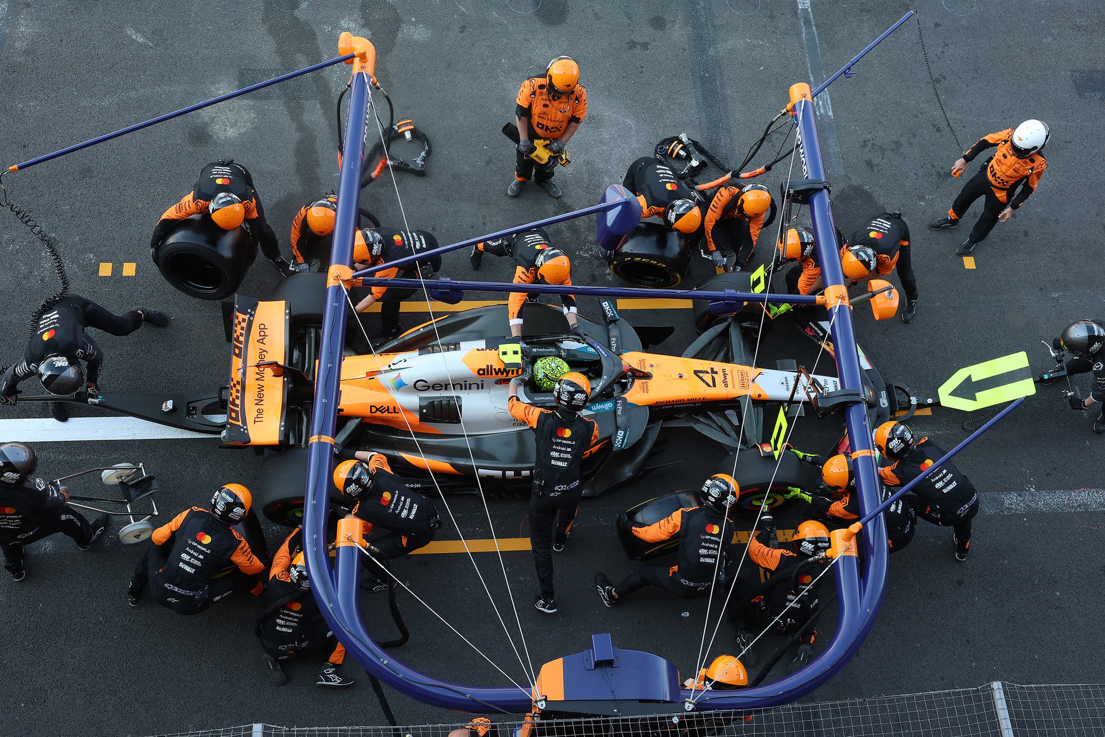 McLaren F1 Pit Stop