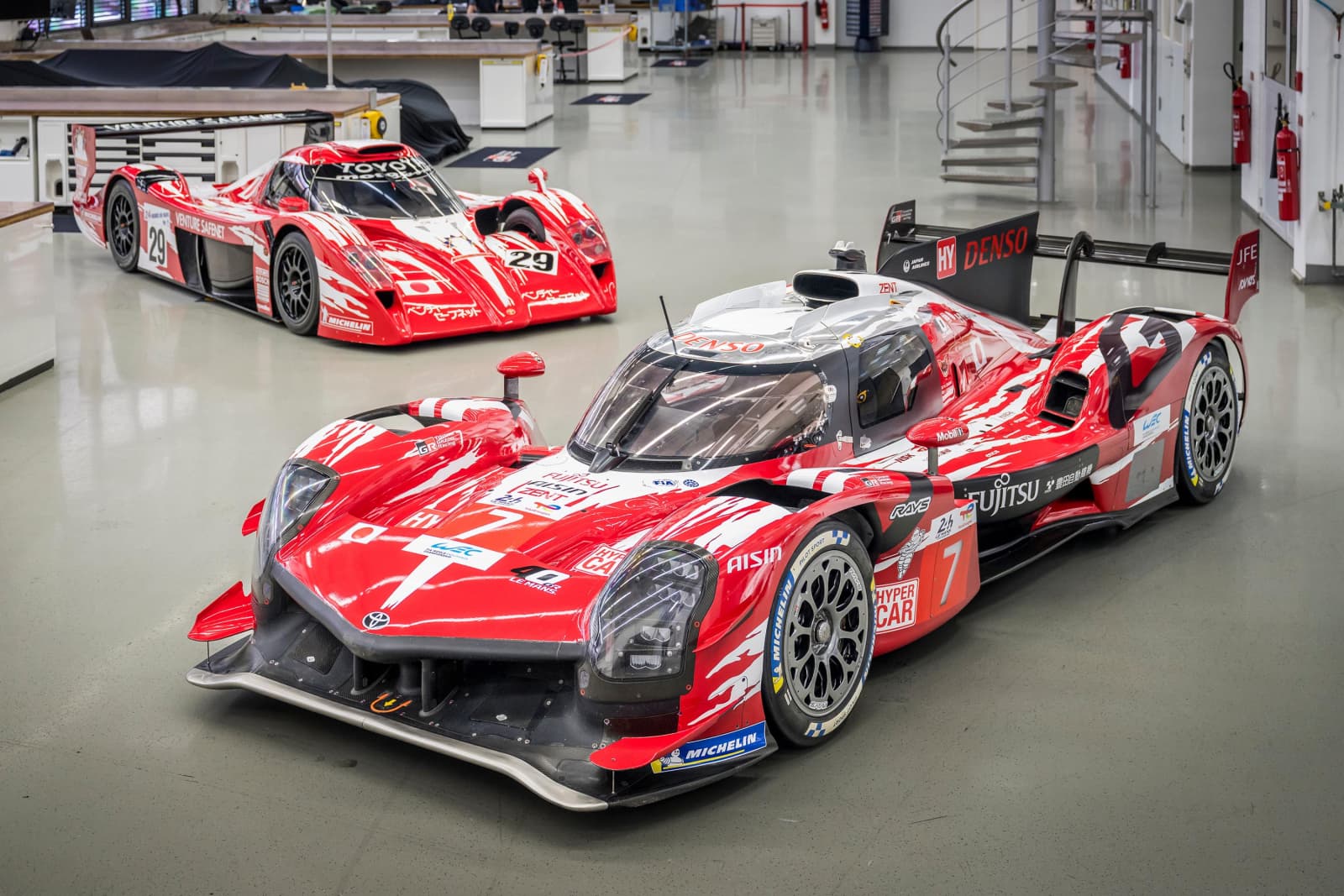 toyota GR010 a Toyota TS020