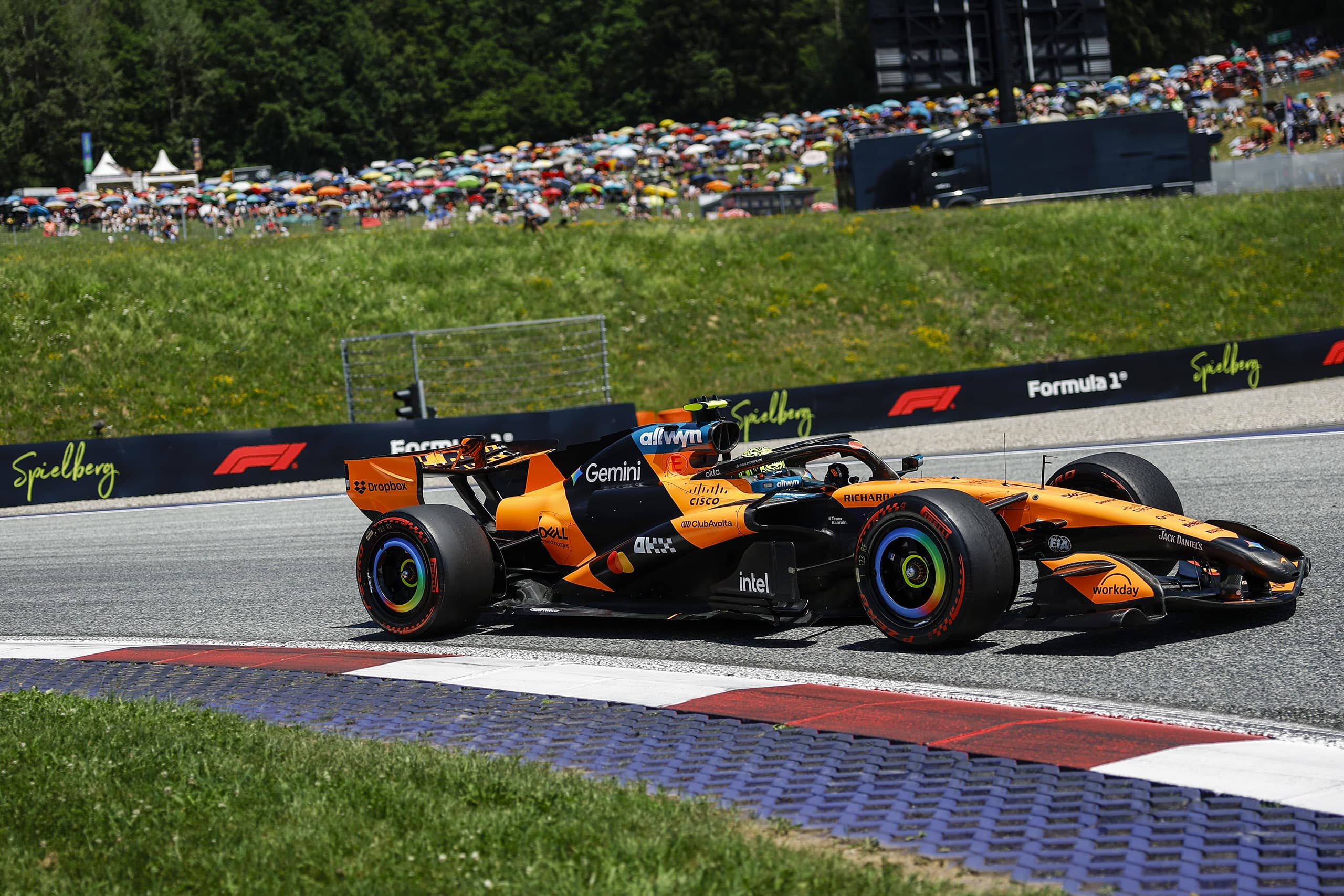Rakouský víkend nabídl drama na trati i v zákulisí Formule 1