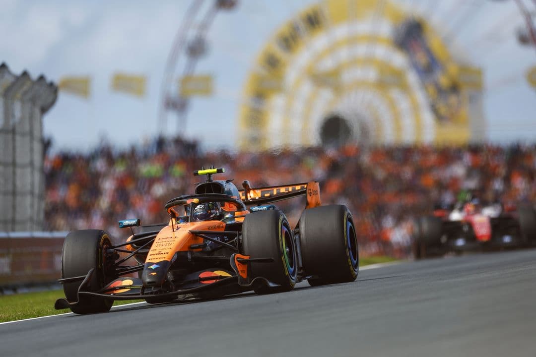 Lando Norris zbarvil Zandvoort do papájových barev