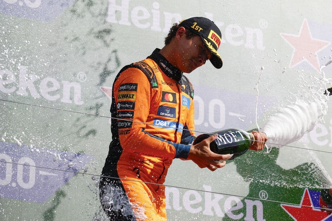 Lando Norris zbarvil Zandvoort do papájových barev