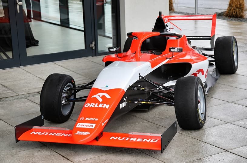 F4