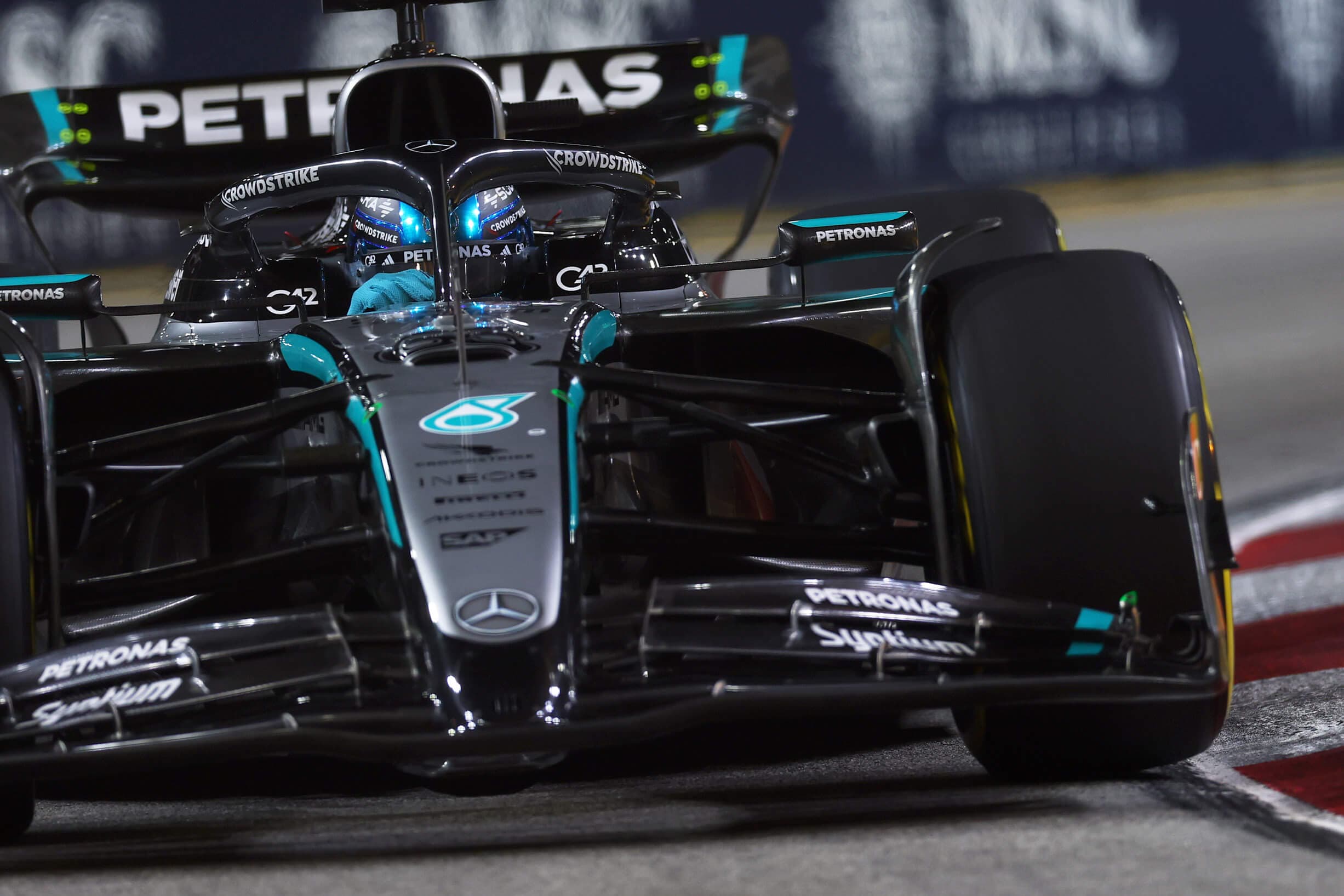 Russell je připraven bojovat s Verstappenem o titul