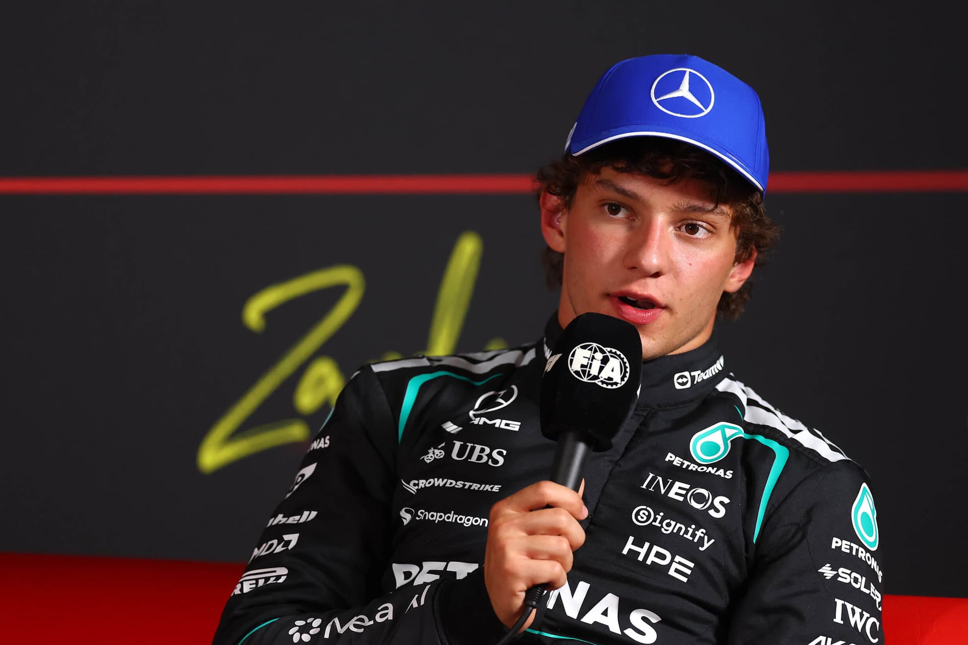 Antonelliho čeká na Monze start z konce pole