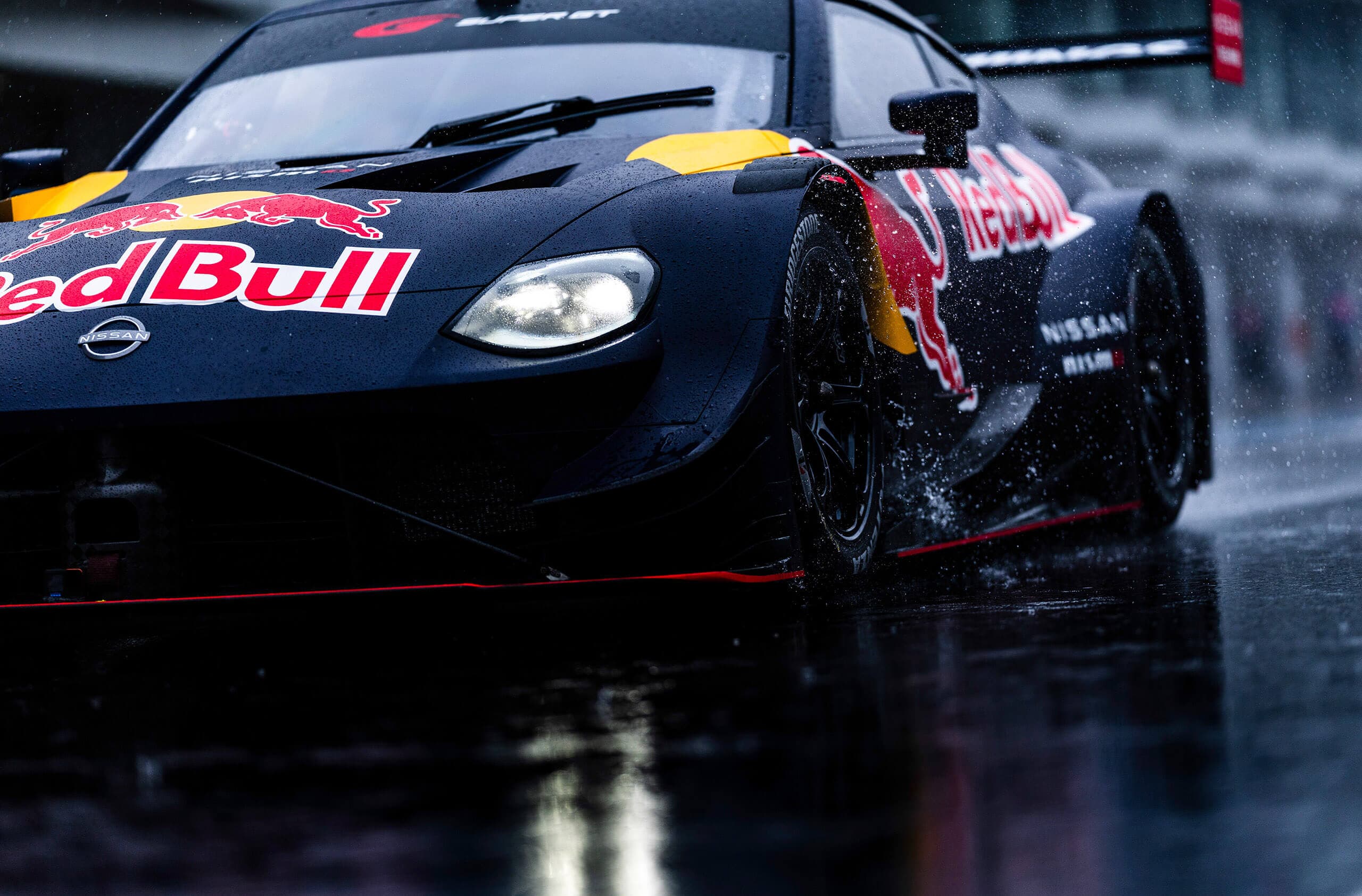 Verstappen okusil vůz Super GT a hned zazářil