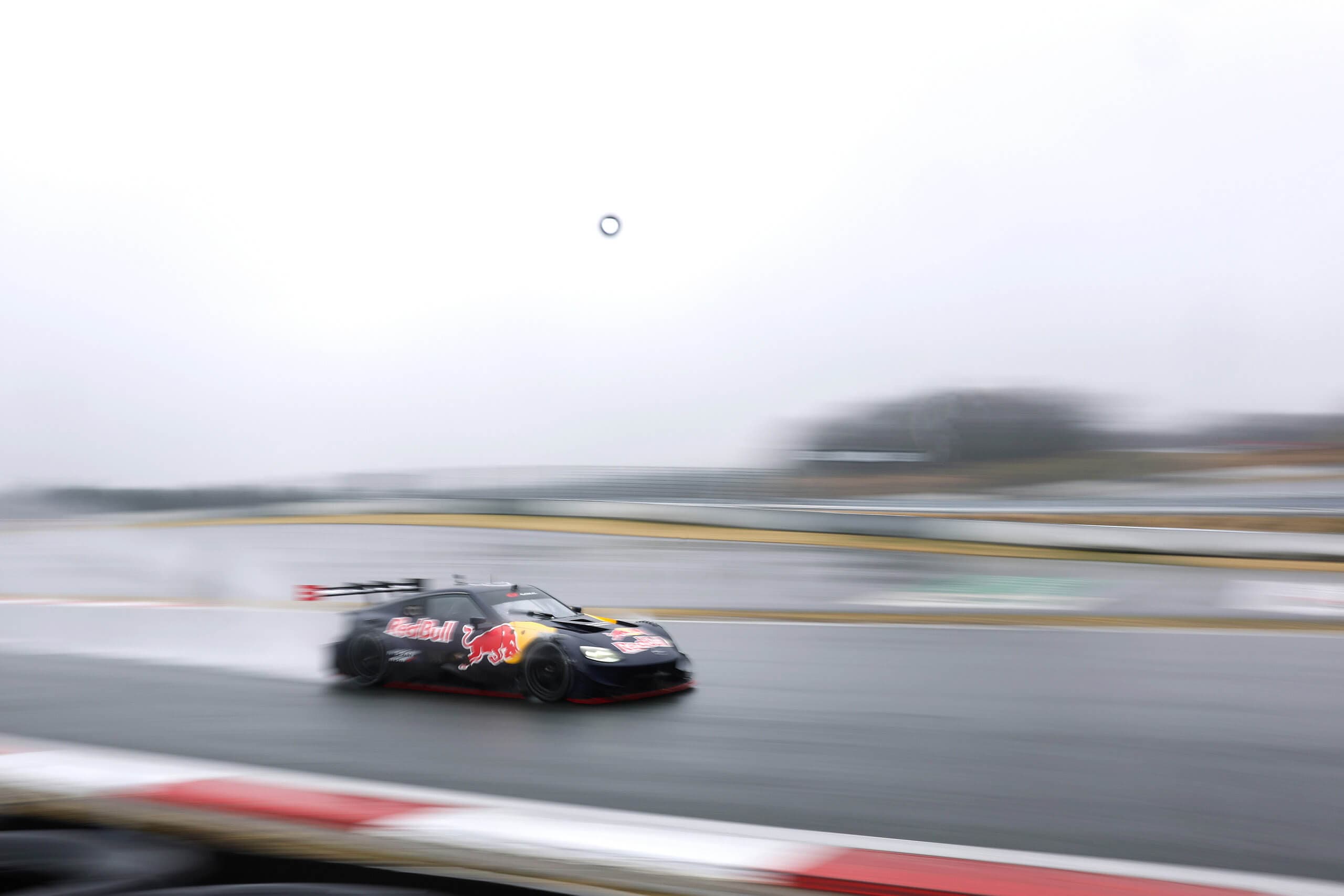 Verstappen okusil vůz Super GT a hned zazářil