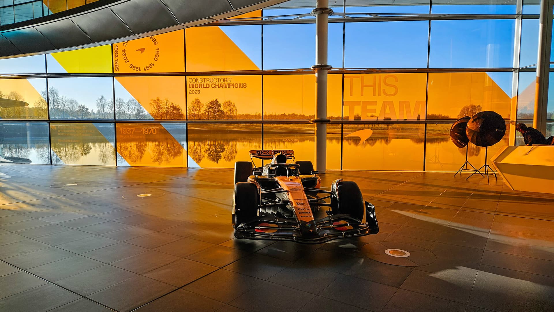 Návštěva MTC, futuristického sídla McLarenu