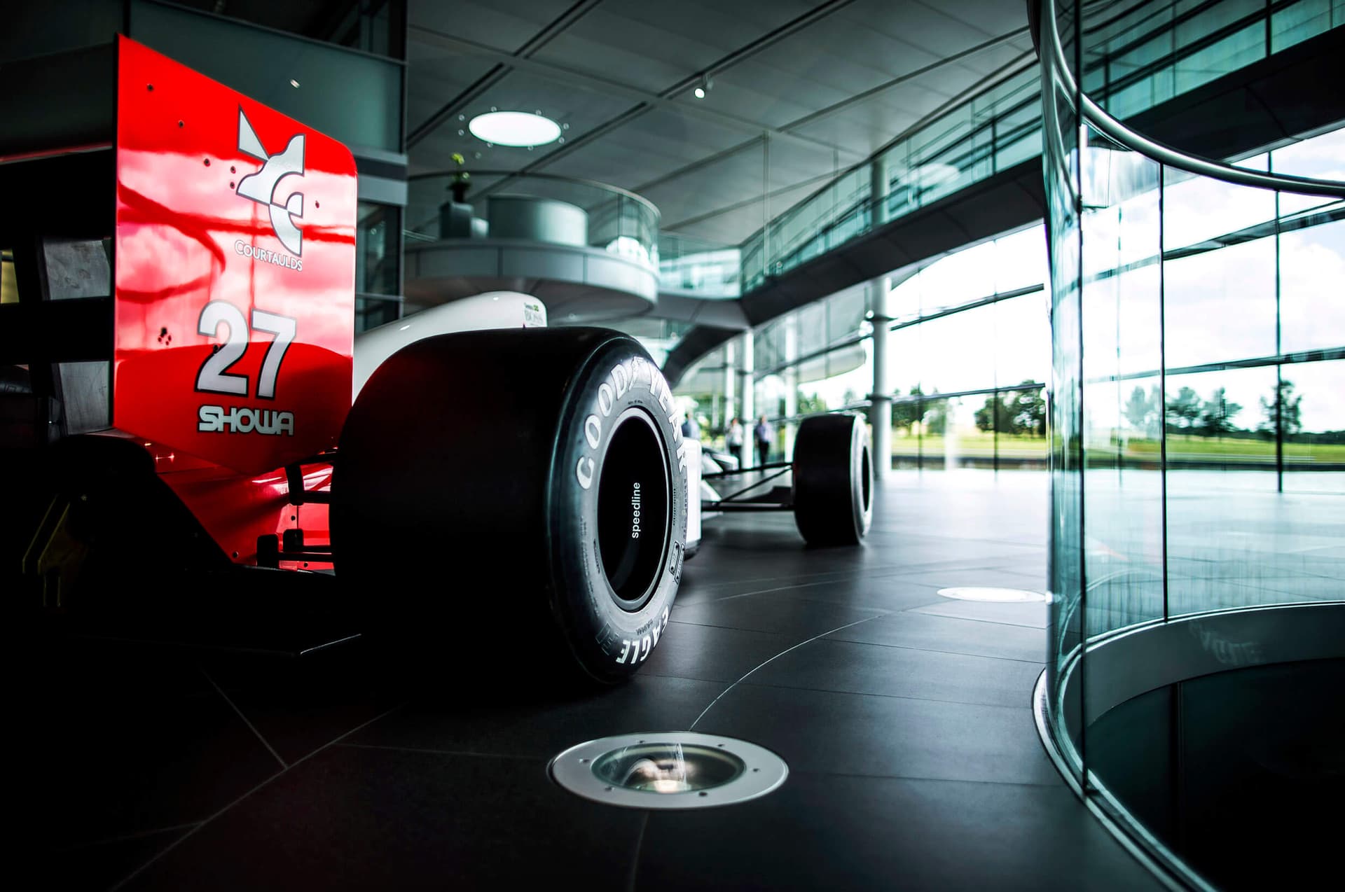 Návštěva MTC, futuristického sídla McLarenu