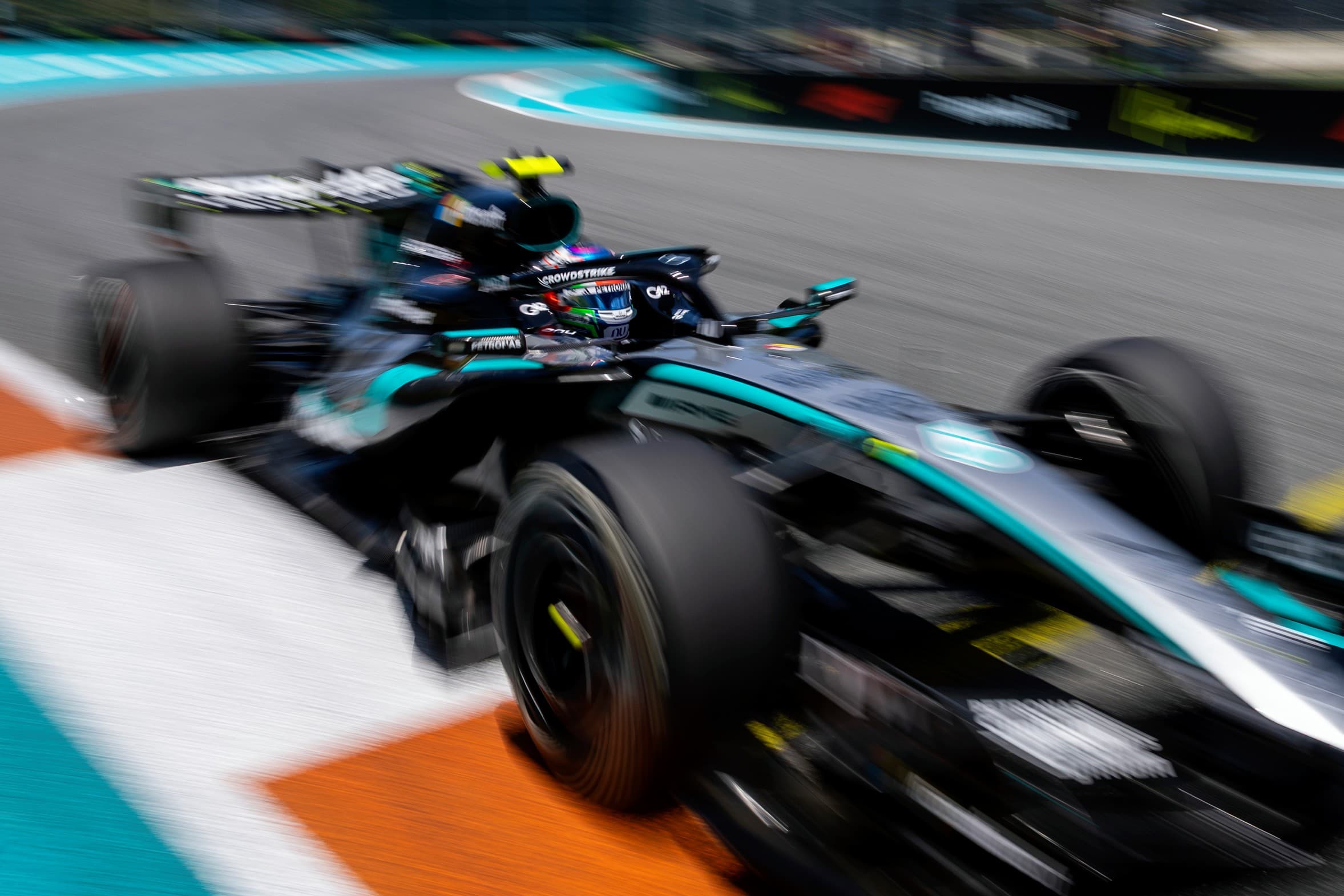 Antonelli na pole position, VC Miami možná odstartuje už v 16 hodin