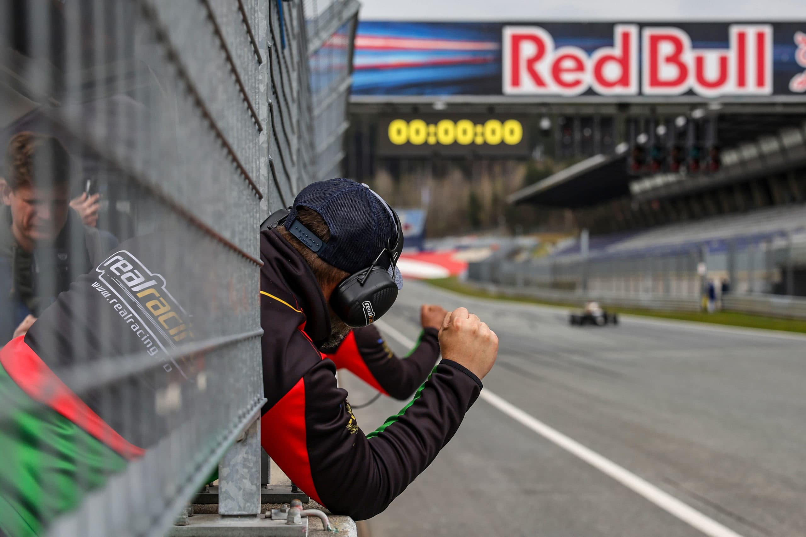 f4 cez rb ring 1 25 Vissoreanu win
