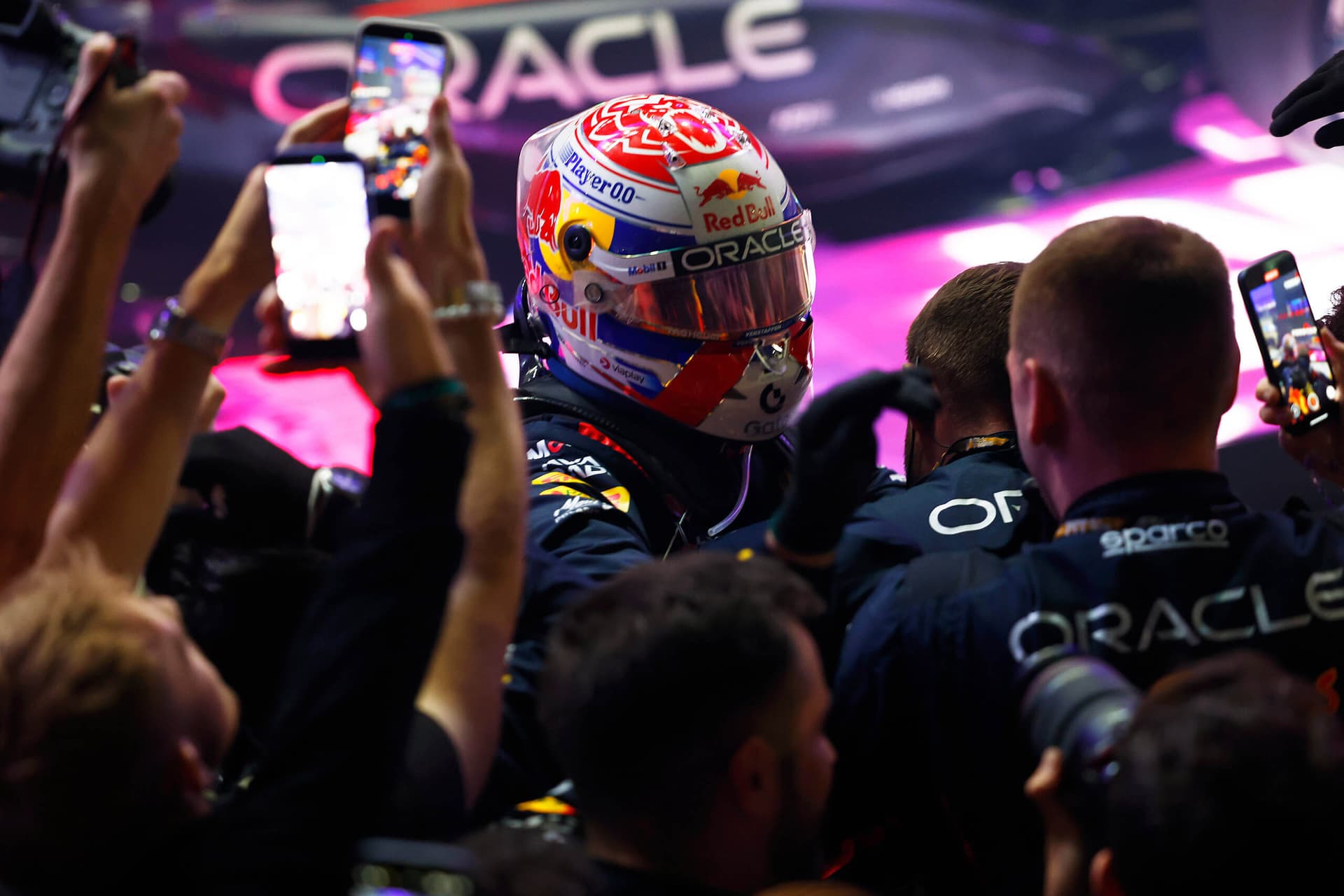 V Kataru zvítězil Verstappen, o titulu se rozhodne až v Abu Dhabi