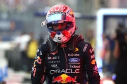 Mokrý sprint v Singapuru vyhrál Verstappen, Russell havaroval