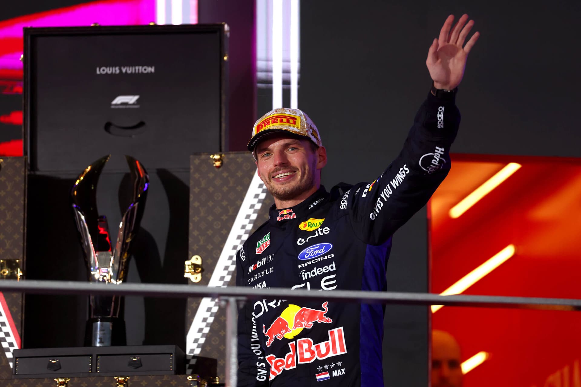Super Max opět řádil! Verstappen vítězí v Singapuru