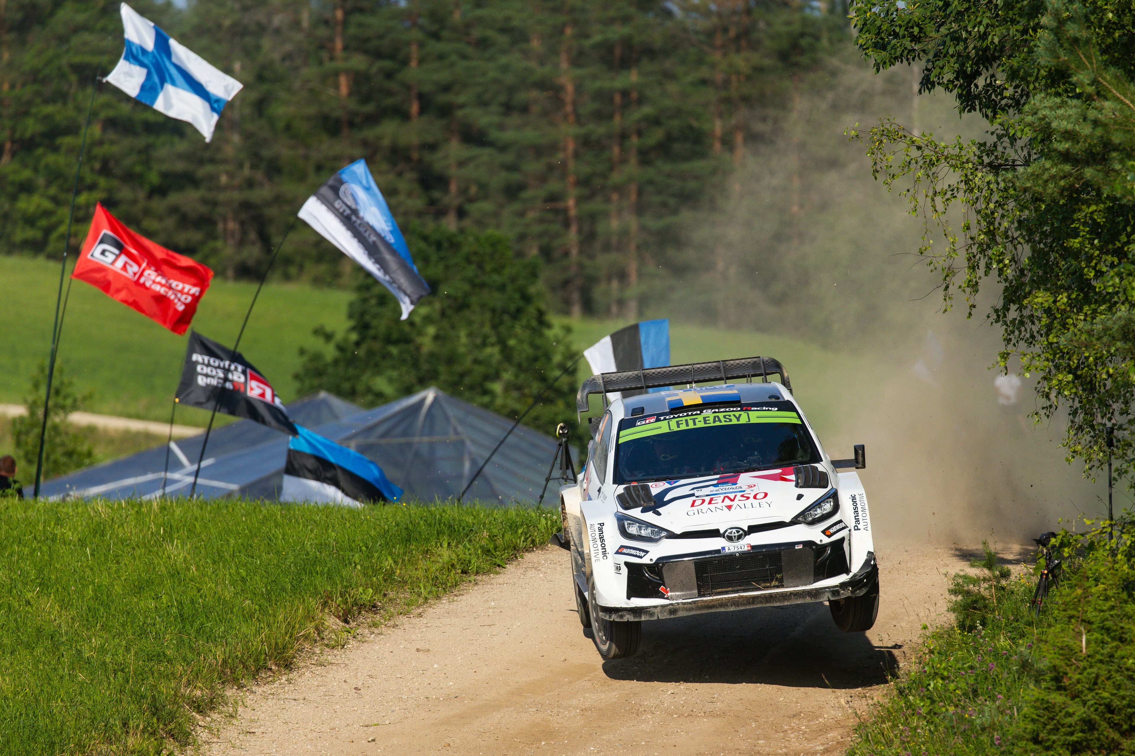 wrc estonia 25 pátek solberg 4