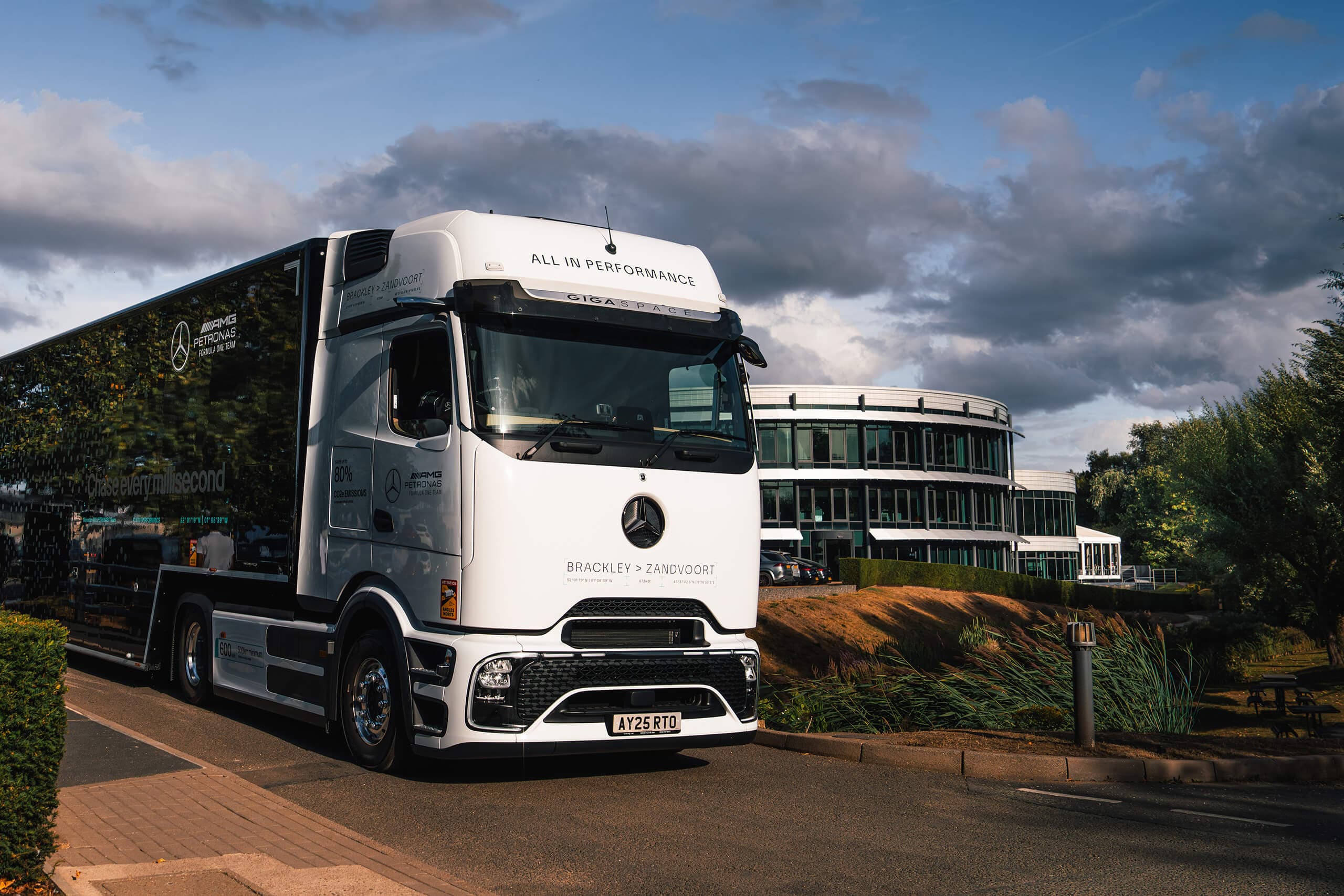 Mercedes-Benz Trucks eActros 600 Title